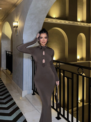 Fustan I Gjatë Me Trëndafil Përpara