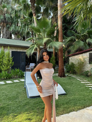 Fustan Mini Pa Mëngë Dhe Rrudha